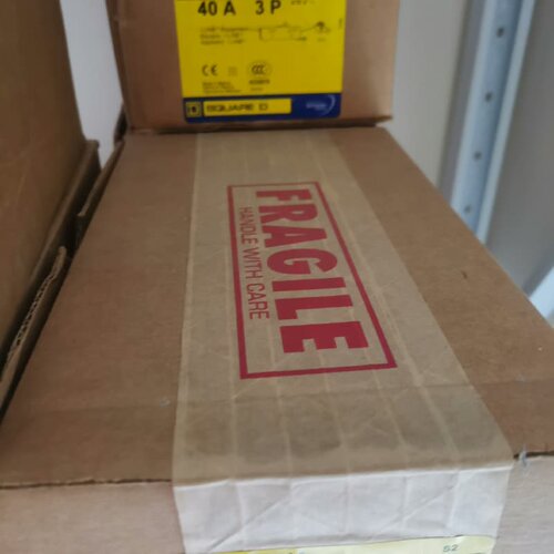施耐德SFA3040K断路器40A 3P，全新原厂，没有拆封--议价商品