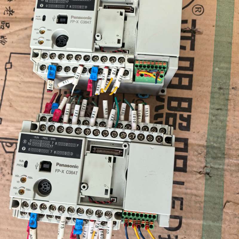 松下PLC FP-X C38AT两个，型号AFPX-C38A--议价商品