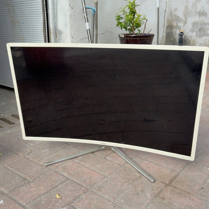TCL T32M7C曲面屏显示器 32寸--议价商品