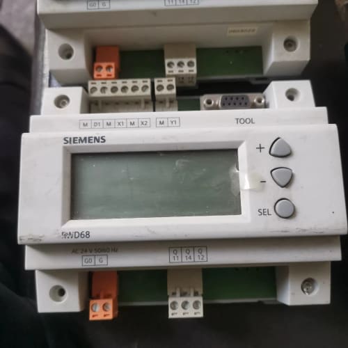 西门子温度控制器 RWD68 拆机的 成色也不错 图片就--议价商品