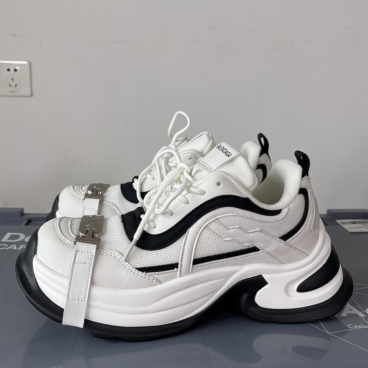 老爹鞋2024新款厚底增高网红爆款情侣款百搭休闲男鞋运动鞋女款潮