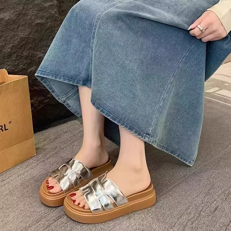 夏季外穿时尚拖鞋女2025新款百搭厚底一字休闲海边沙滩勃肯凉拖鞋