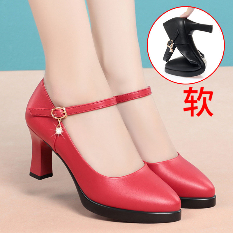 一字扣带红色女鞋高跟鞋配旗袍