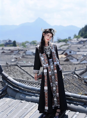 新款苗疆少女黑色刺绣民族风服饰苗族服装头饰项圈异域风么么茶新