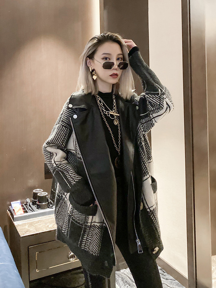 Knitted cardigan women's loose 2020 spring new European station fashion plaid Foreign pie leather U stitching sweater jacket
