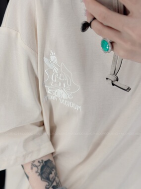 MOOROO酱酱胡萝卜轻薄原创设计小众设计感短袖T恤女宽松圆领上衣