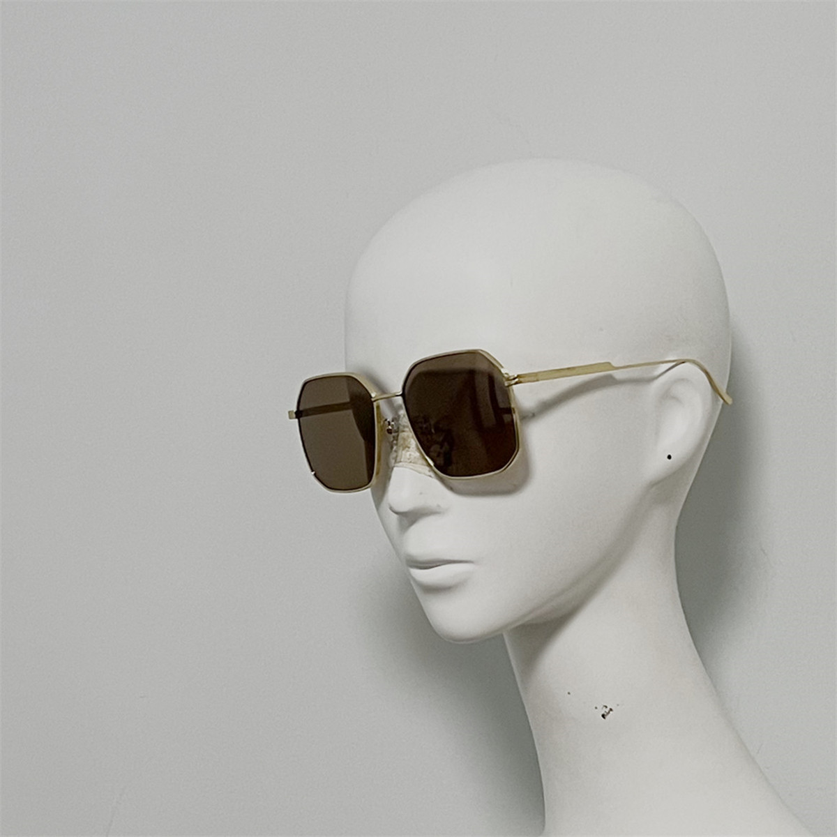 B和V 1108 金属方框太阳镜 超大框修脸墨镜 装饰镜 INS热款 样品