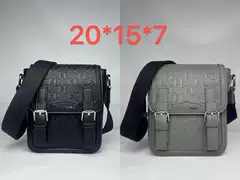 2026 New Crossbody Bag Messenger Bag Small Square Bag Women's Bag Solid Color Simple Versatile Cross-Border Women's Bag