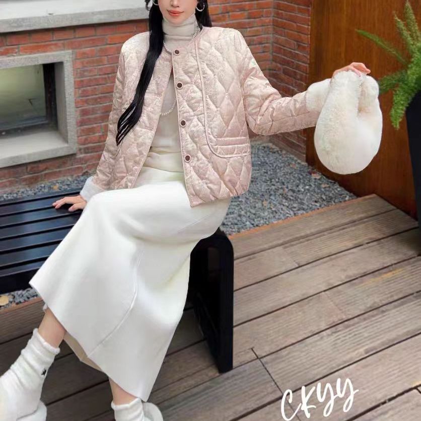 商场村口伊依冬装新款优雅圆领中式国风轻薄款羽绒内胆保暖外套女