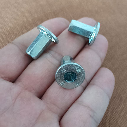 大众途观新帕萨特朗逸迈速腾斯柯达车牌螺丝 牌照板膨胀螺母 铆钉
