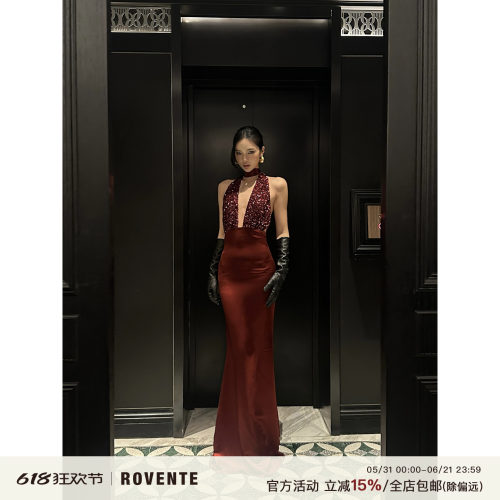 rovente红色挂脖亮片连衣裙