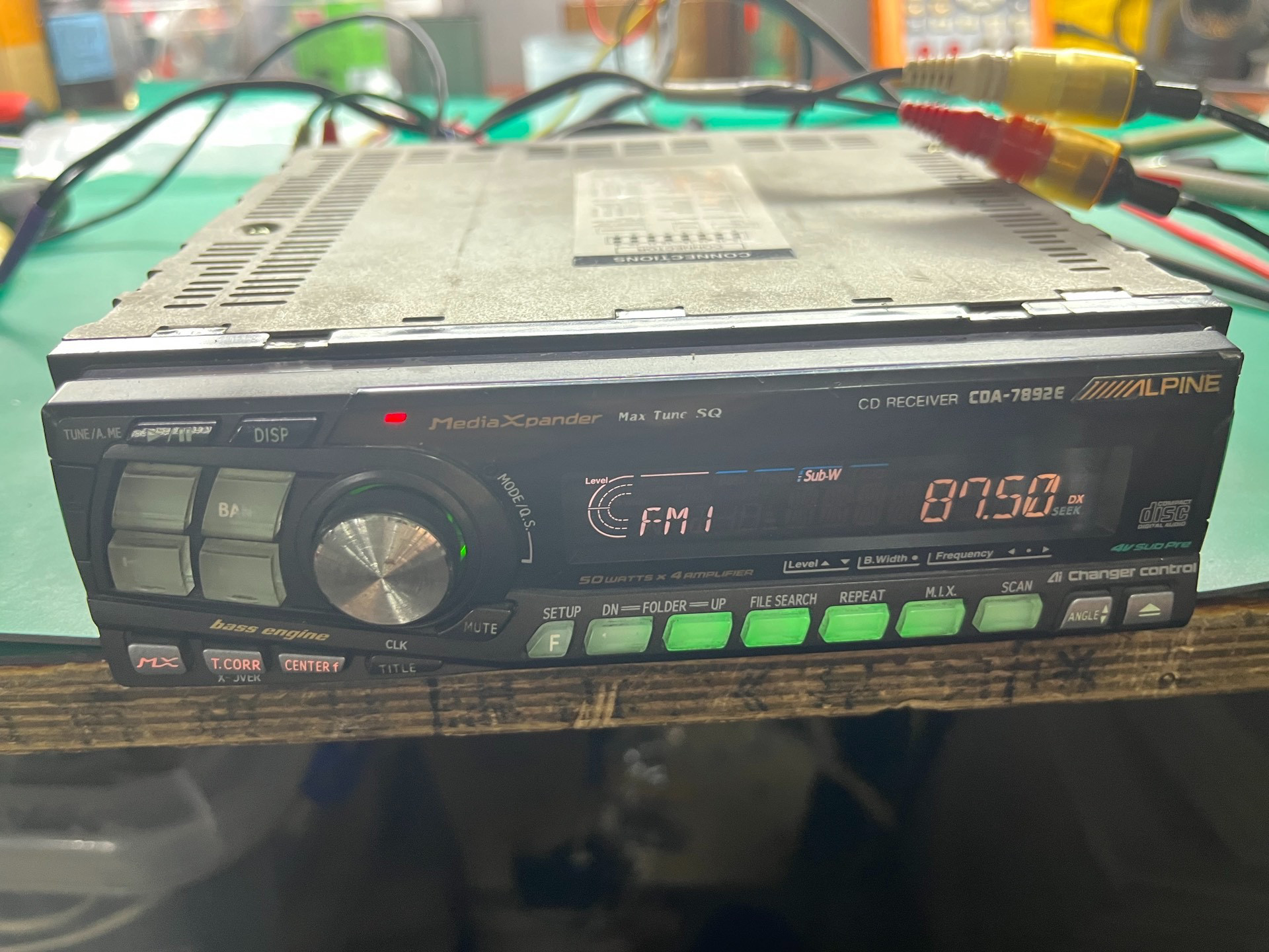 汽车音响维修沃尔沃三角功放阿尔派9887阿尔派7892主机故障维修