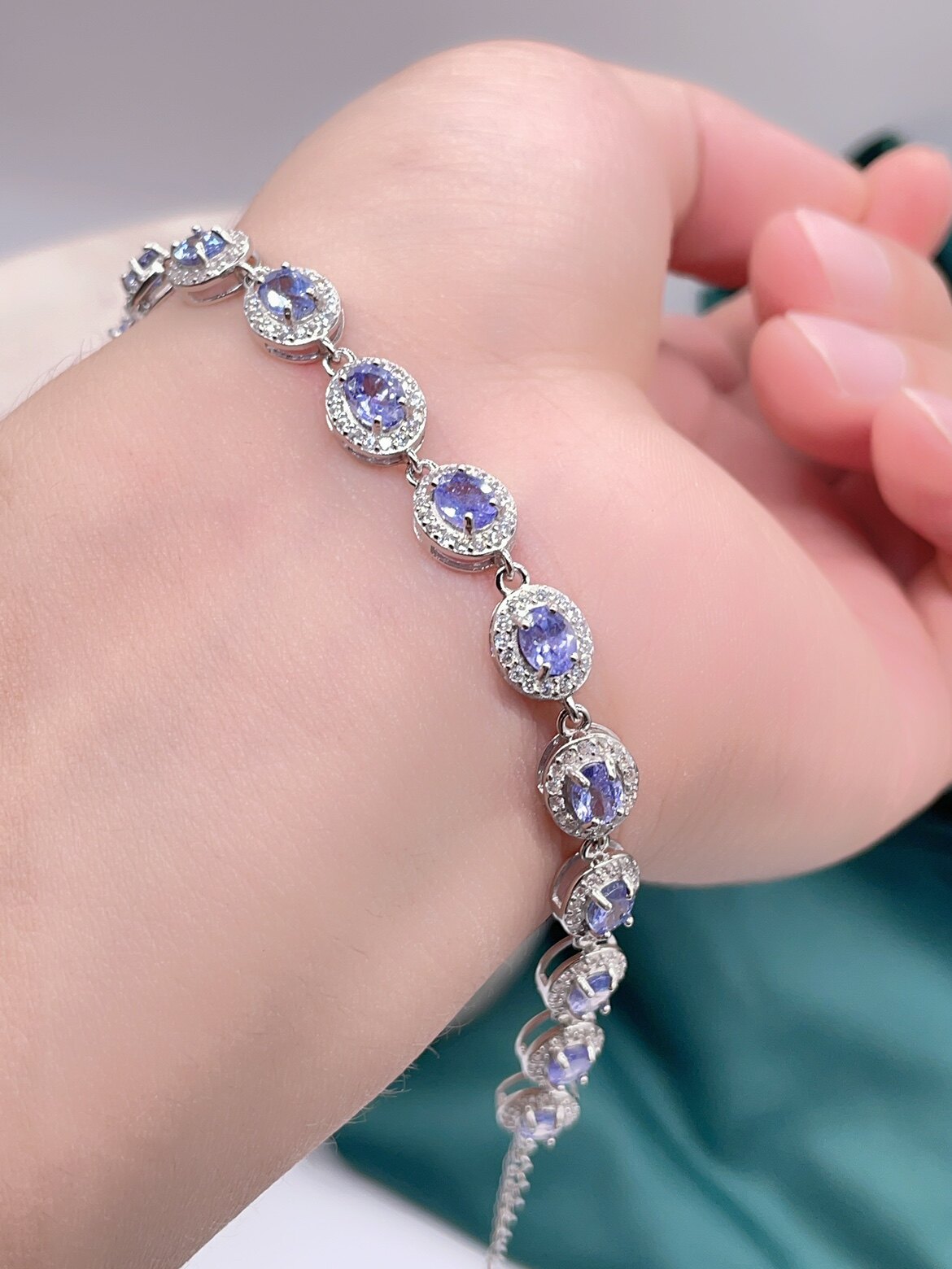 天然水晶宝石坦桑石手链s925银镶嵌满镶活口女款