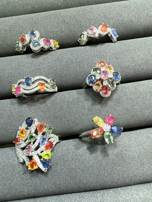 天然彩蓝宝戒指S925银精工镶嵌晶体通透火彩闪天然彩蓝宝支持复检
