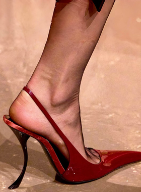 高跟鞋女2026春夏秀场同款细跟尖头性感黑色包头后空拼色浅口拖鞋