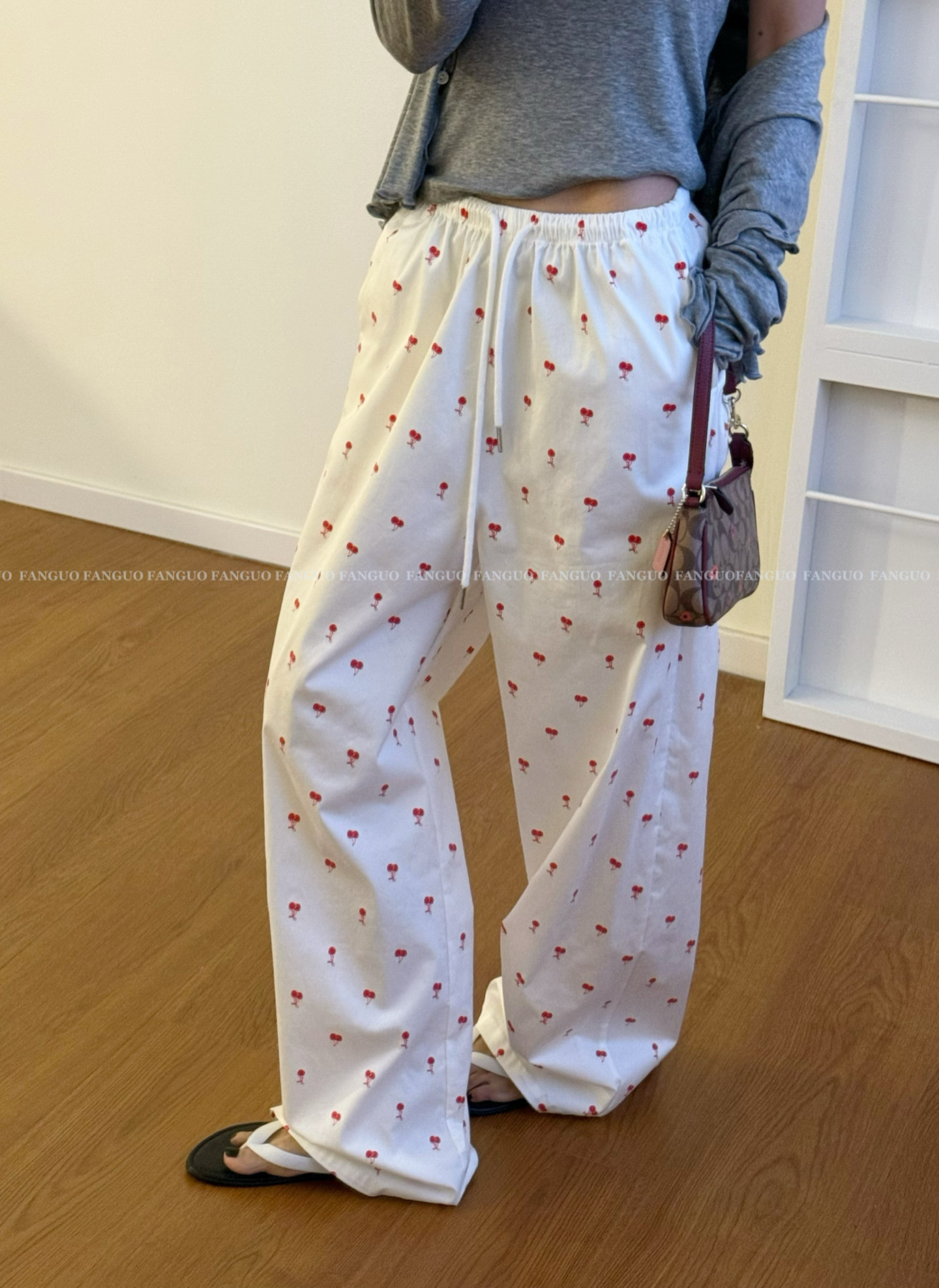 kir**！慵懒少女感 樱桃印花抽绳松紧腰休闲裤女包邮