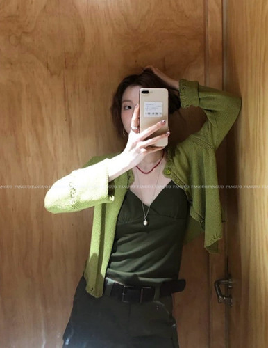 显白白白！巨正的牛油果绿 钩花森系复古毛衣开衫外套女