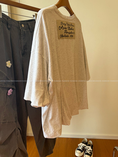 绝了这件 洋气花苞设计感小众贴布字母宽松T恤 包邮 jennie同款