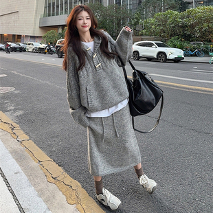 慵懒风羊角扣套头连帽毛衣半身裙套装 大码 胖mm韩版 2025冬新款 女装
