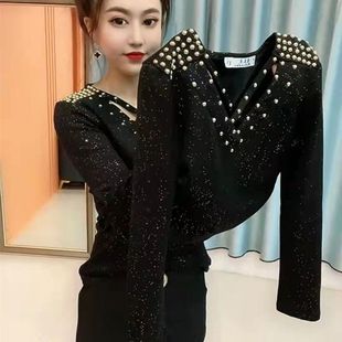 满天星面料重工艺铆钉设计 保暖上衣v领长袖 秋冬新款 加绒打底衫