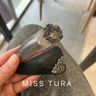 Miss Tura韩国进口pu皮镶钻掰掰夹夹黑色银灰色高级感刘海边夹