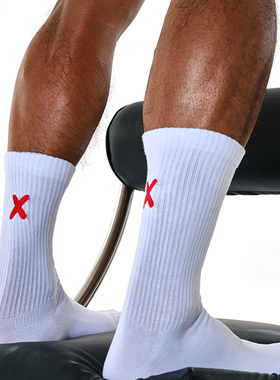 sockkon 男士高筒四季薄款红叉黑白XX字母刺绣手工缝头运动棉袜子