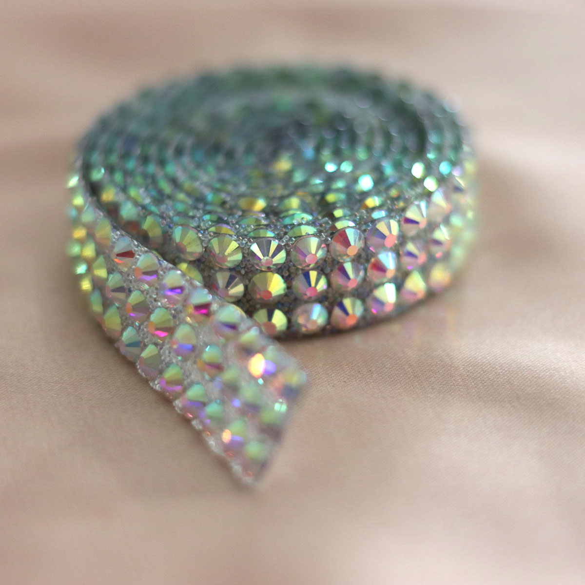 彩色玻璃水钻链条带热熔胶