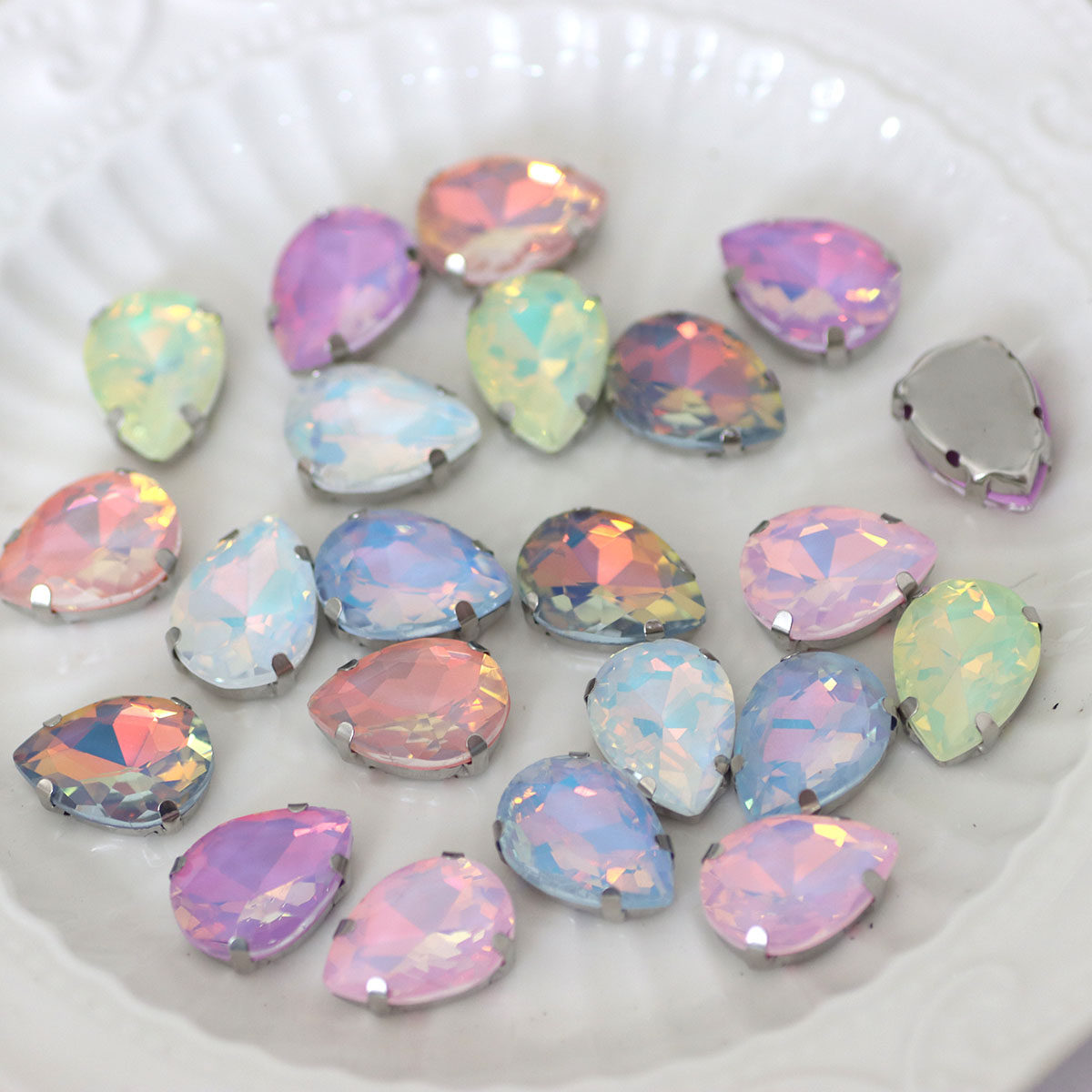 13x18mm彩色蛋白玻璃水滴手缝爪钻DIY饰品配件袜子帽子装饰水钻