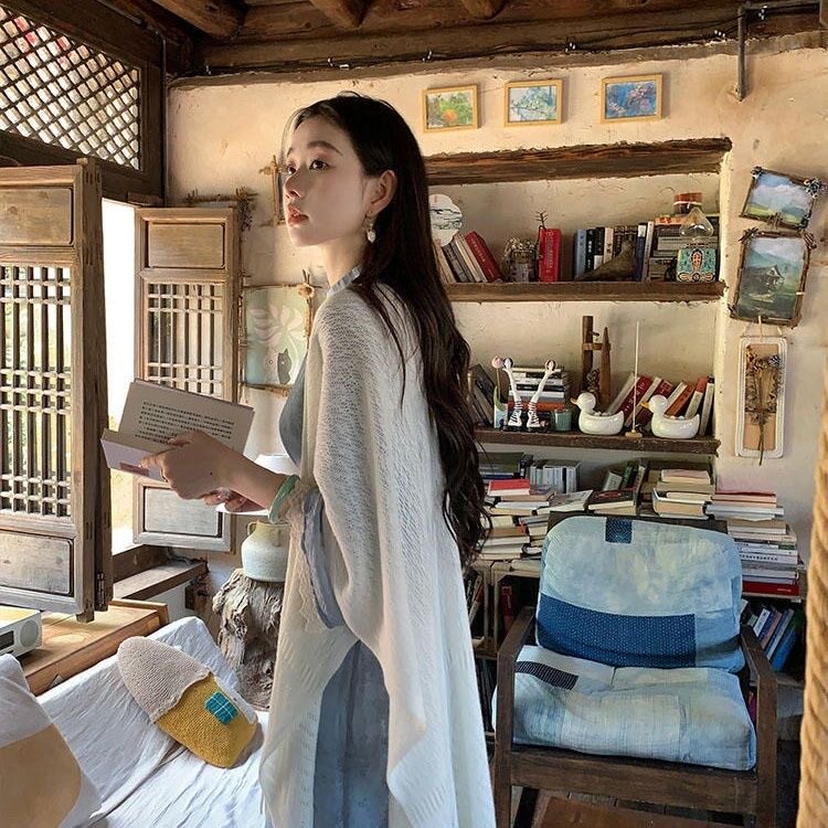 新中式国风白色旗袍披肩女外搭苏州旅游穿搭针织毛线镂空开衫
