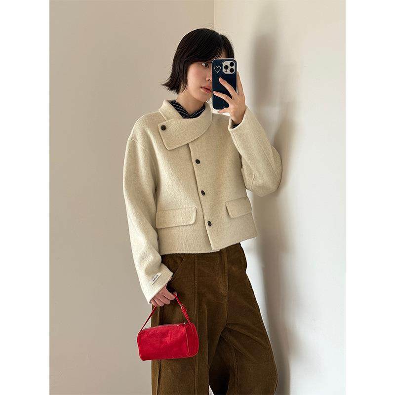 衣夫 羊毛双面呢大衣女2025冬季新款短款小个子设计领毛呢外套883