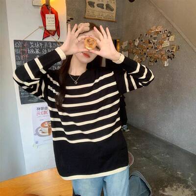 慵懒风复古条纹圆领长袖针织衫女春季新款宽松设计感百搭套头上衣