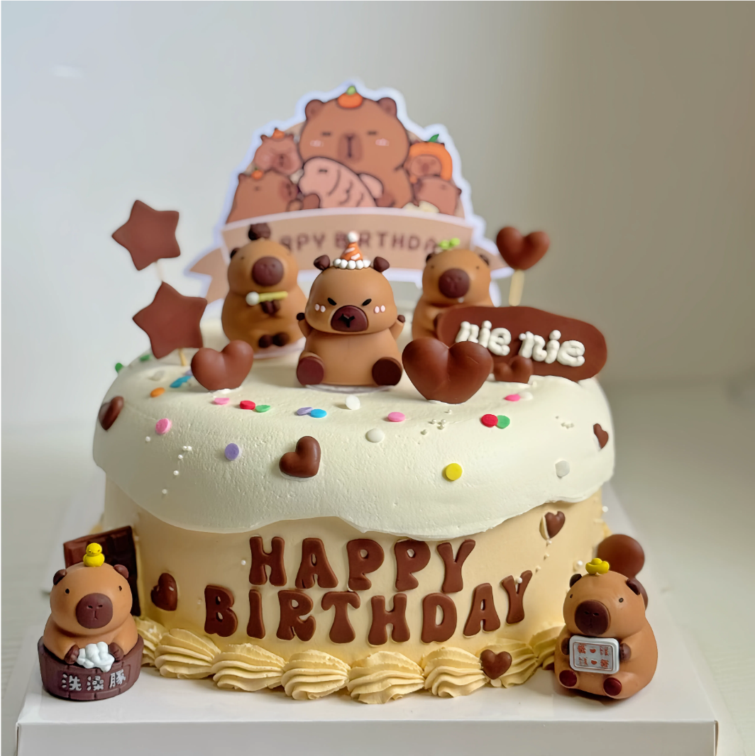 网红卡皮巴拉儿童生日蛋糕装饰洗澡摸鱼河豚插牌卡通水豚摆件烘焙