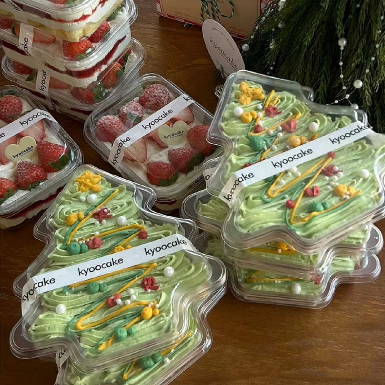 透明开心果圣诞树奶油草莓盒子