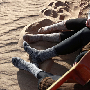 男女冬季加厚羊毛袜抗菌防臭透气保暖袜美丽奴登山徒步高筒滑雪袜