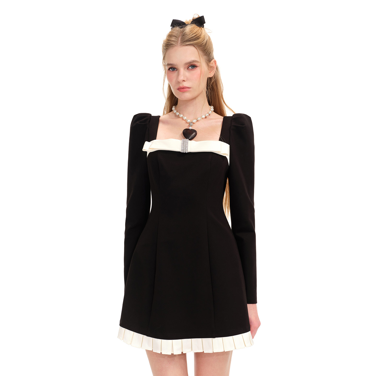 商场同款糖力2026春季新款撞色减龄蝴蝶结连衣裙女收腰显瘦小黑裙