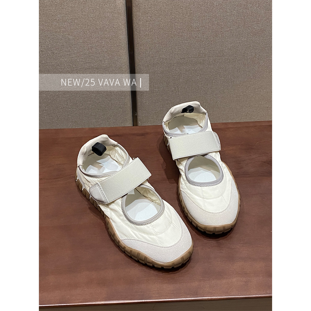 【VAVA WA】好穿脱~玛丽珍女魔术贴休闲鞋轮胎鞋饼干鞋