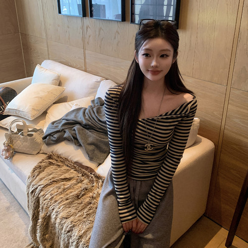 LINBOUTIQUE条纹打底长袖T恤