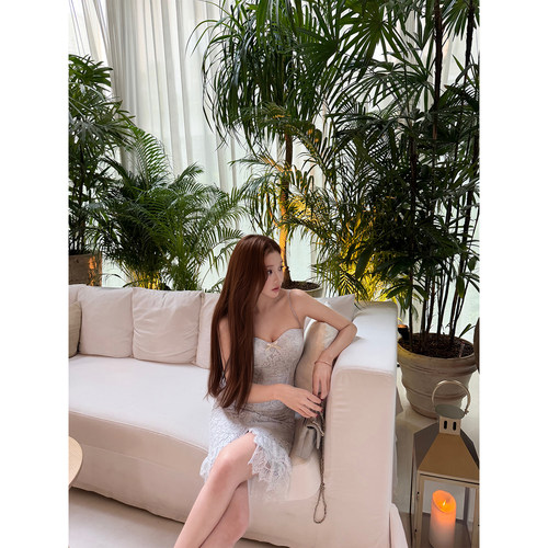 LINBOUTIQUE蕾丝吊带半裙套装