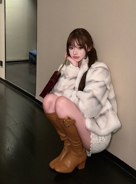 LIN BOUTIQUE 立领翻领双穿设计+宽松短款版型渐变环保獭兔毛外套