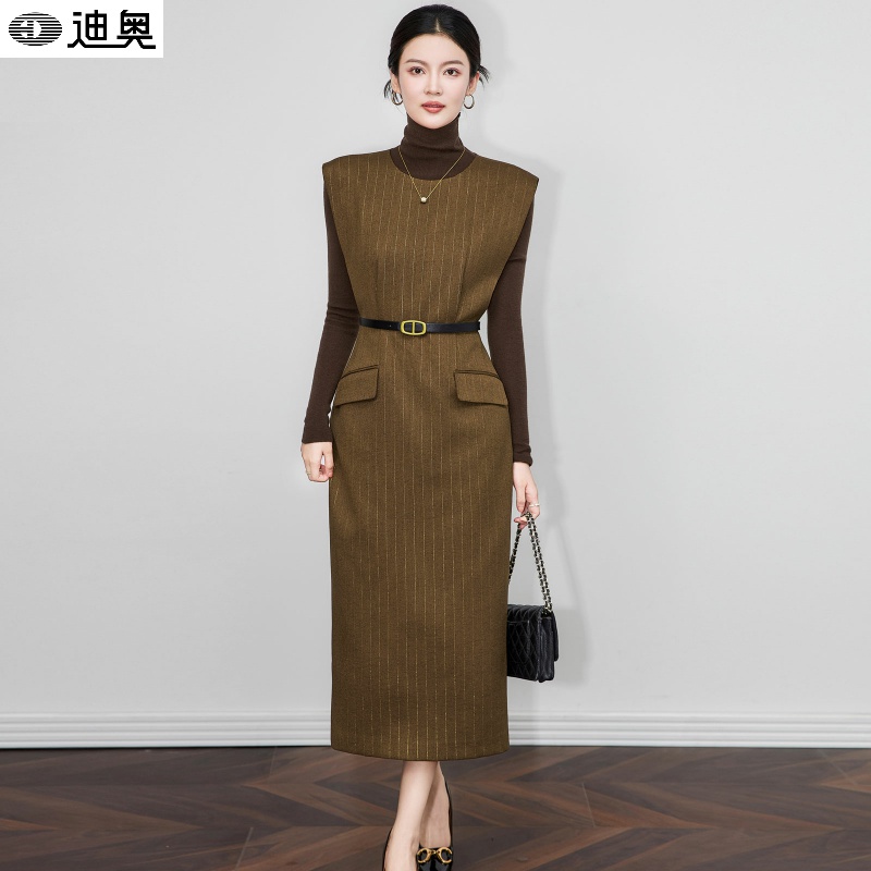 迪奥时髦简约通勤无袖秋冬连衣裙