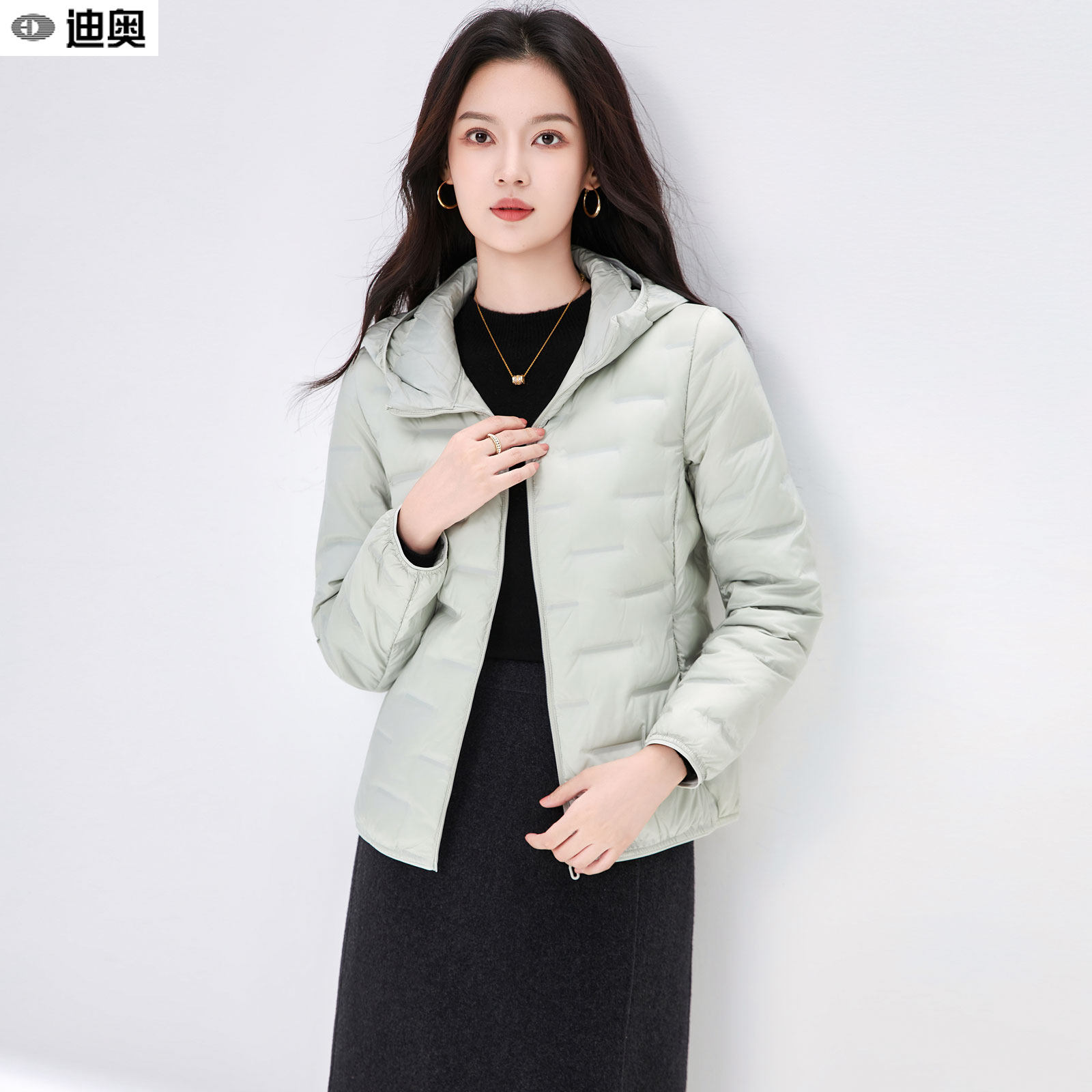 迪奥气质连帽90白鸭绒羽绒服女款