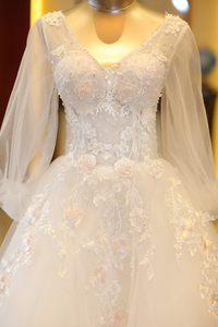 Romantic retro fairy Lantern Sleeve Princess Bride winter long sleeved wedding dress