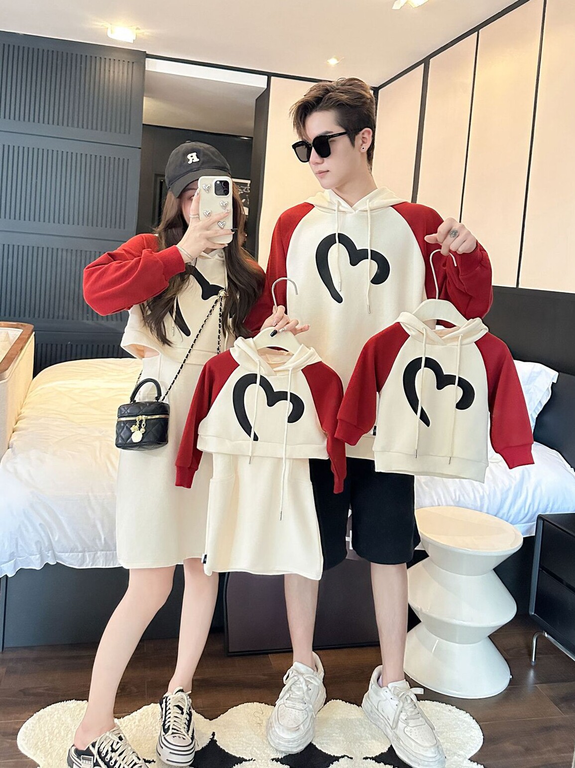 3인 가족을 위한 가을 겨울 친자복 엄마와 딸 드레스 엄마와 아이 후드 티셔츠  크롤링복 가족복