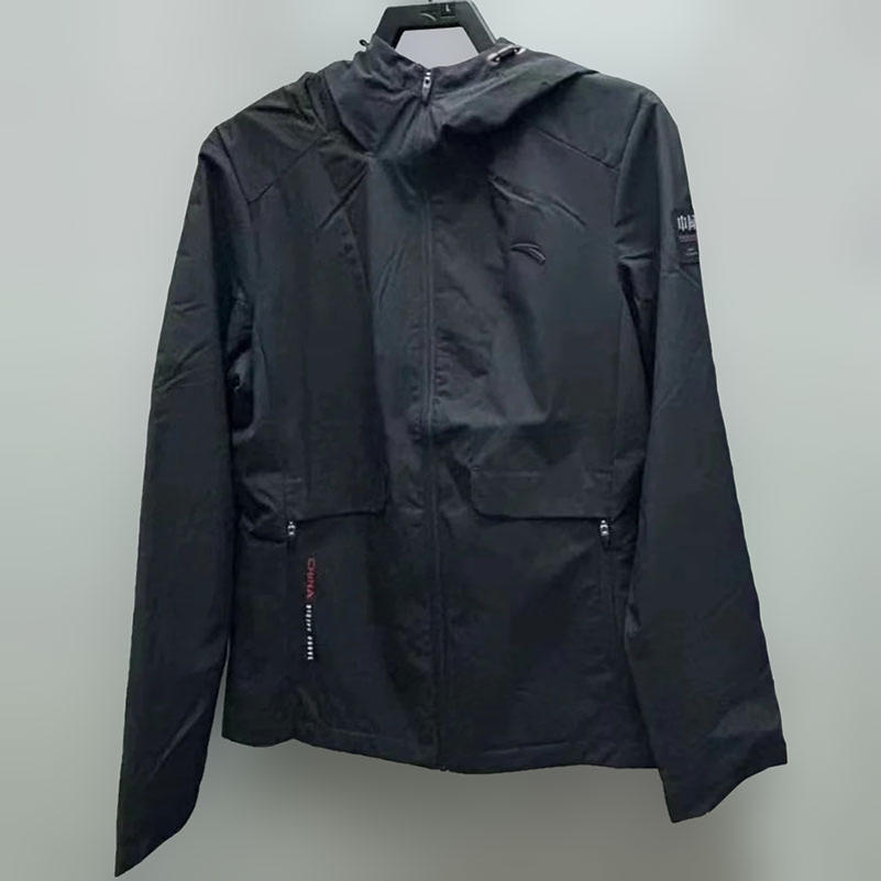 安踏防泼水外套女款秋冬夹克跑步训练风衣梭织运动上衣162447605N