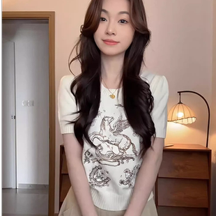 针织衫 设计感气质奶白色短款 女新款 修身 上衣 夏季 重工小马刺绣短袖