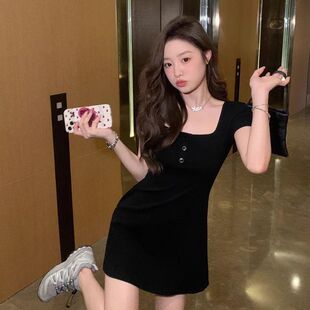 复古方领连衣裙女2026夏小个子收腰甜辣A字裙纯欲显瘦小裙子 法式