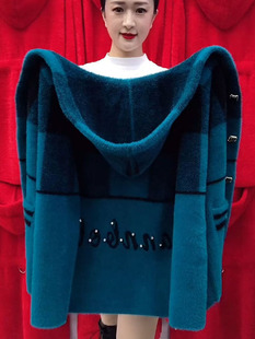 2025秋冬新款年轻妈妈装水貂绒外套女加厚宽松中老年格子连帽上衣