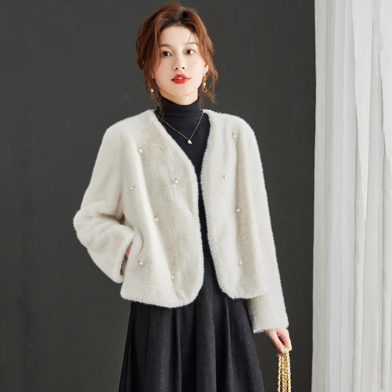 小香风女外套2025新款秋冬季短款小个子加厚爆款皮毛一体环保皮草