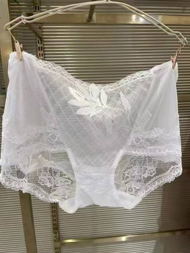 LC15LS1高端La clover兰卡文新款花絮系列刺绣蕾丝抹胸款文胸450