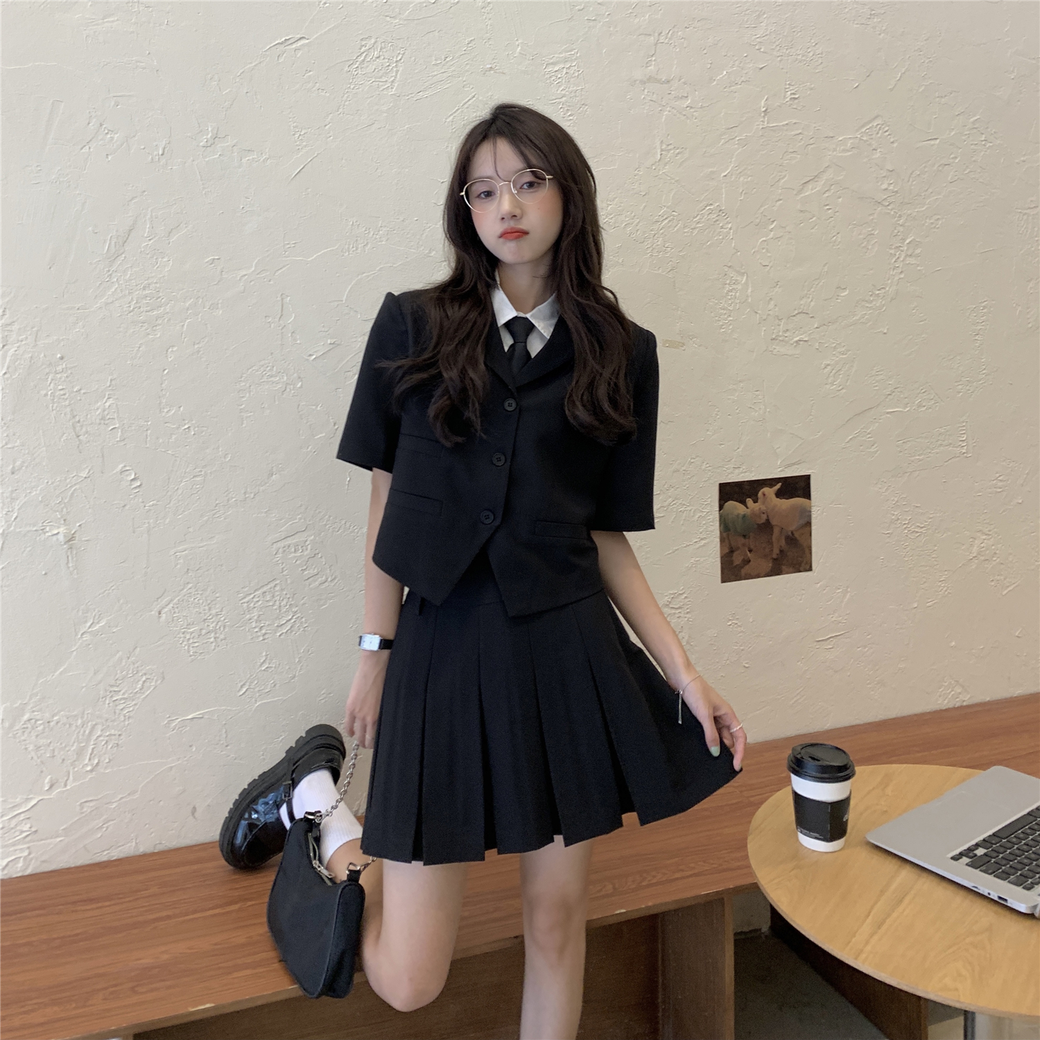 Real price ~ design sense short sleeve suit top pleated skirt fashion sweet British style suit